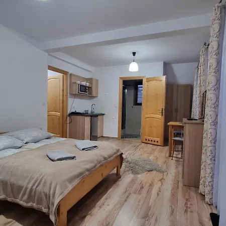 Goscinne Kurosik זקופאנה