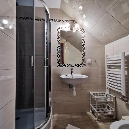 Quarto em Acomodações Particulares Goscinne Kurosik